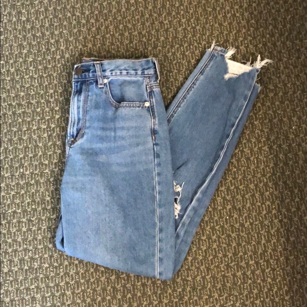 american eagle distressed mom jeans